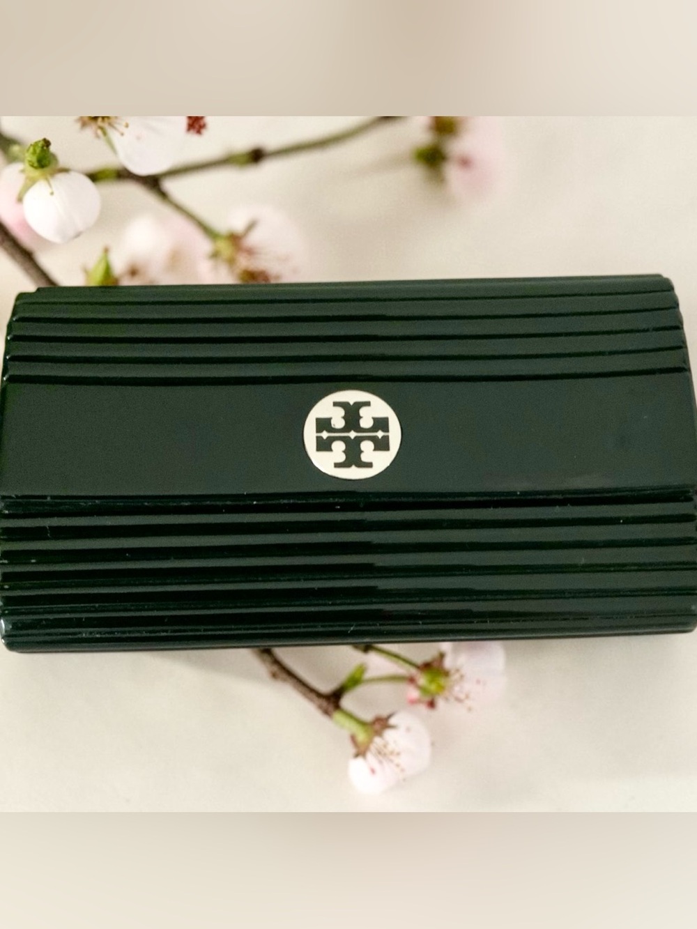 TORY BURCH HARD SHELL ACRYLIC RIBBED CLUTCH BAG